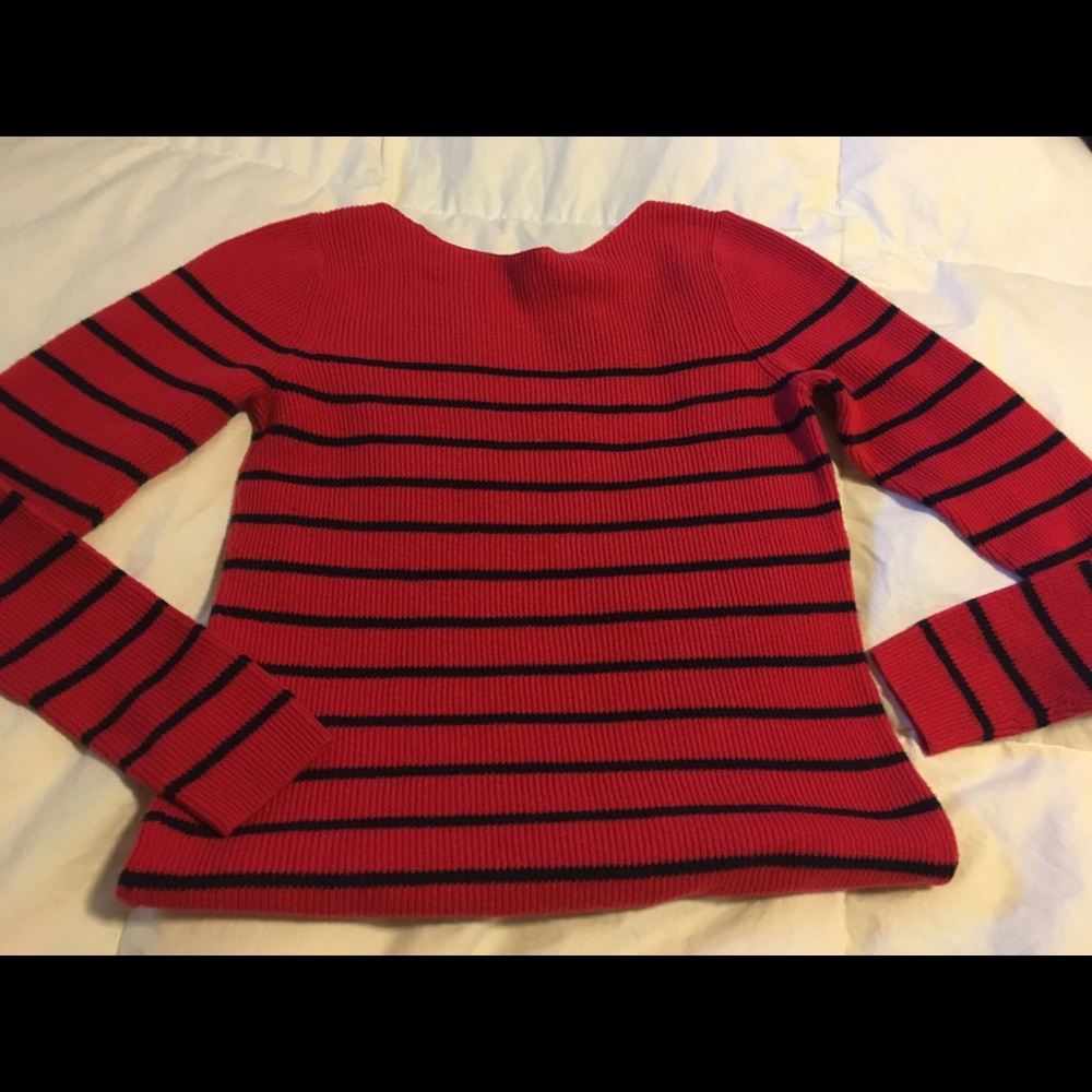 GAP sweater